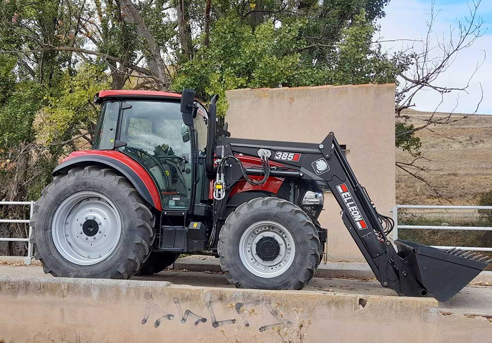 Entrega-Tractor-Farmall-Teruel entrega tractor farmall teruel